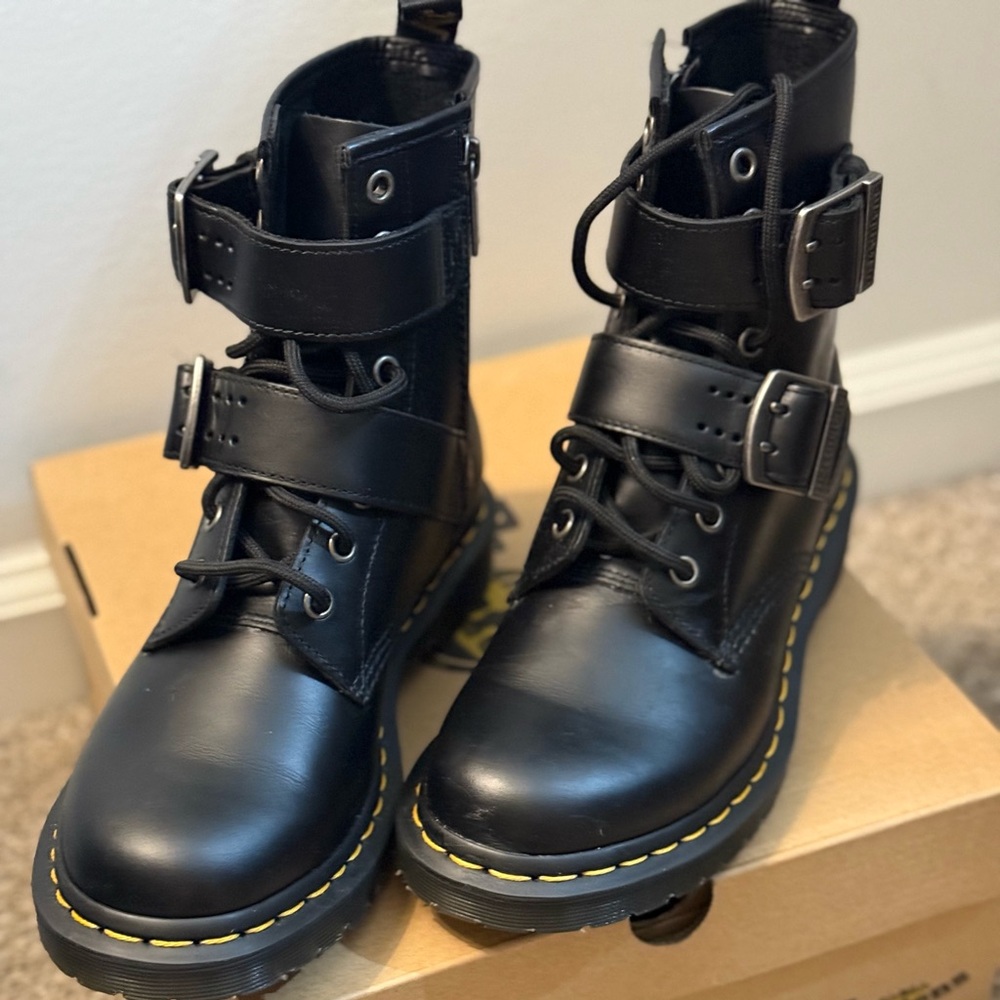 Dr. Martens 1460 Fashion Boot- Black